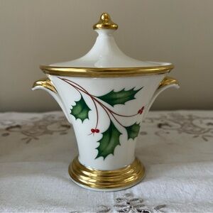 Lenox Holiday Dimension Collection Holly Sugar Bowl with Gold Trim